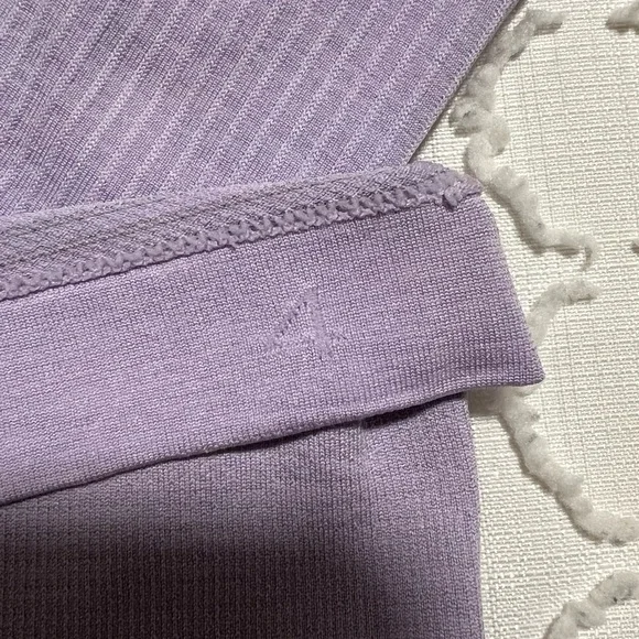 Lululemon Swiftly Long Sleeves (size 4) - Lavender - Picture 3 of 3